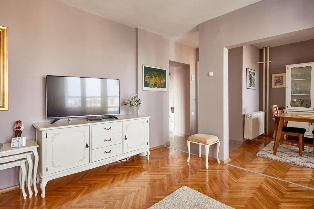 Spacious Modern Apartment In Peaceful Neighborhood 스코페 외부 사진